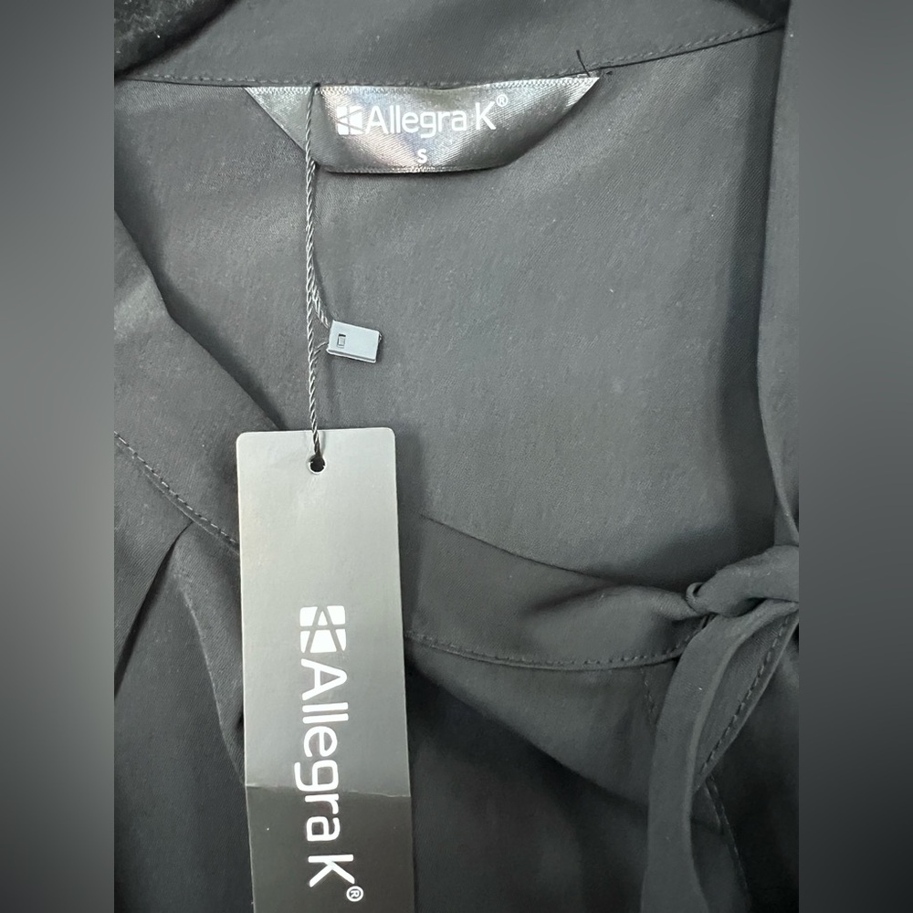 🆕 🖤 NWT ALLEGRA K Bow Tie Neck Ruffle Blouse | Charcoal Gray | Women’s Small - Picture 11 of 11